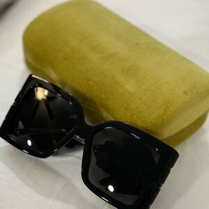 Black Square Sunglasses